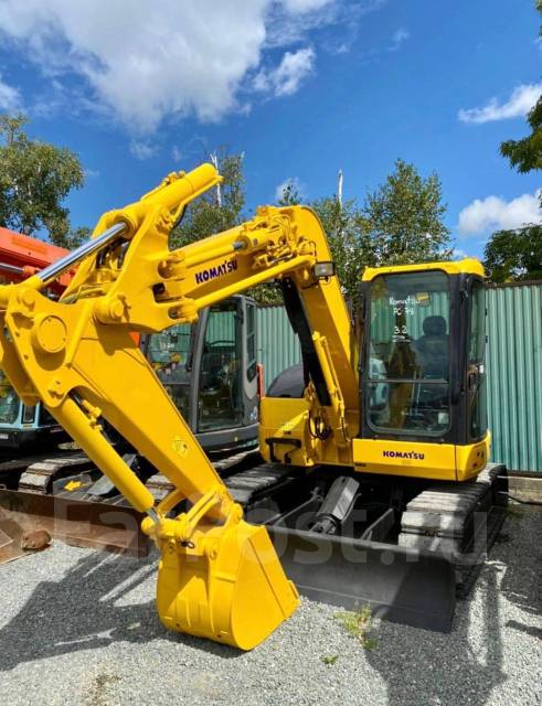 Услуги экскаватора 8т,3.5т, катка 4т, воровайки 5т во Владивостоке