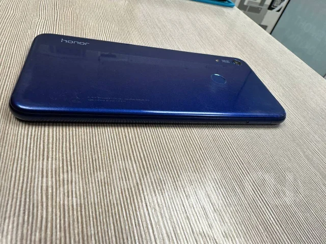 Honor 8A. �/�, 32 ��, �����, 4G LTE, 5G, Dual-SIM, NFC ����