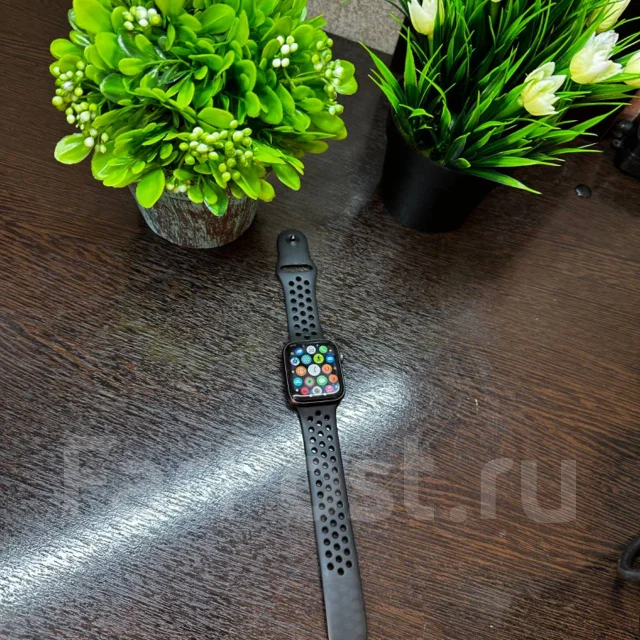 Apple Watch Series 4. IP68 ����