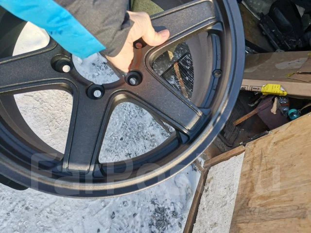 Blows. 7.5x17", 6x139.7, ET26 ����