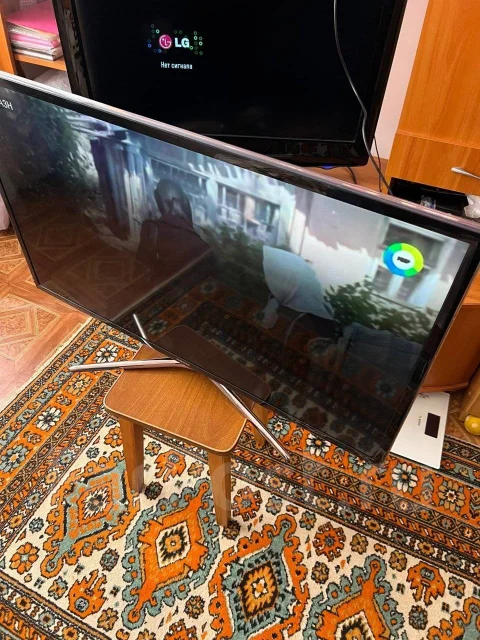 Samsung UE40F6400. LED ����