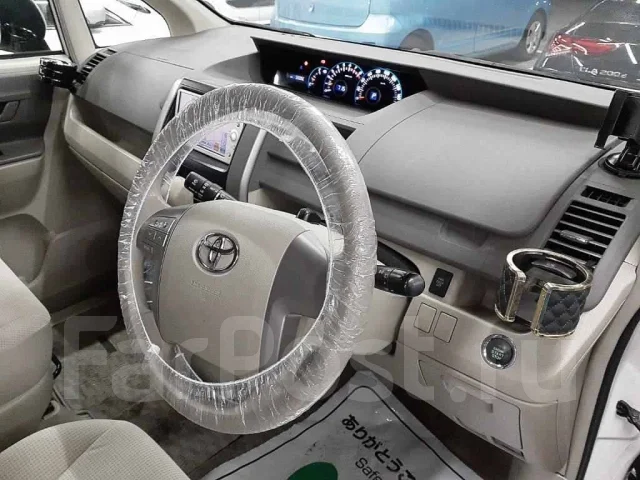 Toyota Noah. �������, ��������, 2.0, ������, �/�, ��� ���. ��� ����� �� ������������ ����