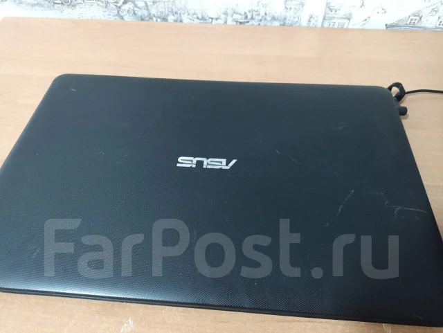 Asus X751LJ. 17.3", 2����, ��� 4 ��, ���� 320���, WiFi: 1, Bluetooth: 1, ����������� �� 1��. ����