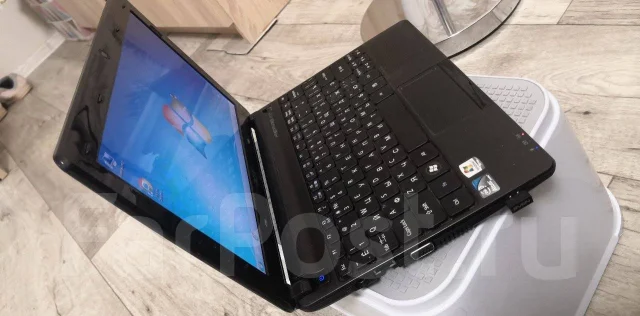 Acer Aspire One D257-N57DQkk. 10", 1,7����, ��� 1024 ��, ���� 250���, WiFi: 1, ����������� �� 3��. ����