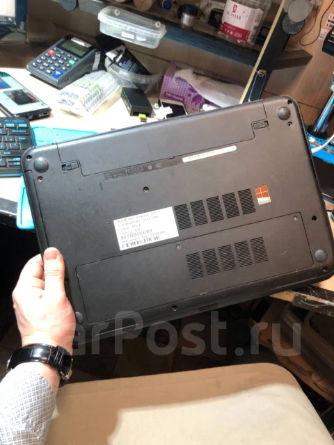 Dell Inspiron 3521. 15.6", 2,6����, ��� 64 �� � ������, ���� 10���, WiFi: 1, Bluetooth: 1, ����������� �� 1��. ����