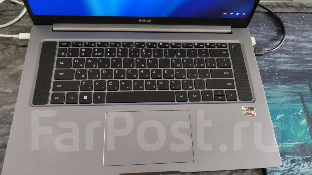 Honor MagicBook 16. 16.1", 3,3����, ��� 16 ��, ���� 512���, WiFi: 1, Bluetooth: 1, ����������� �� 8��. ����