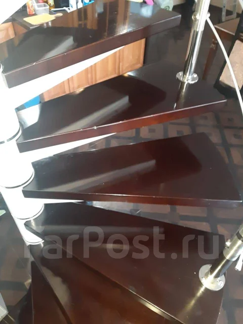3-���������, ����� ����������� 3/1. �������������, ���������, 60���.��., 6/6 ����, ������������� ������ ����