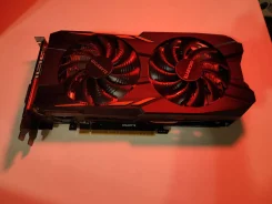 GeForce GTX 1050 ����