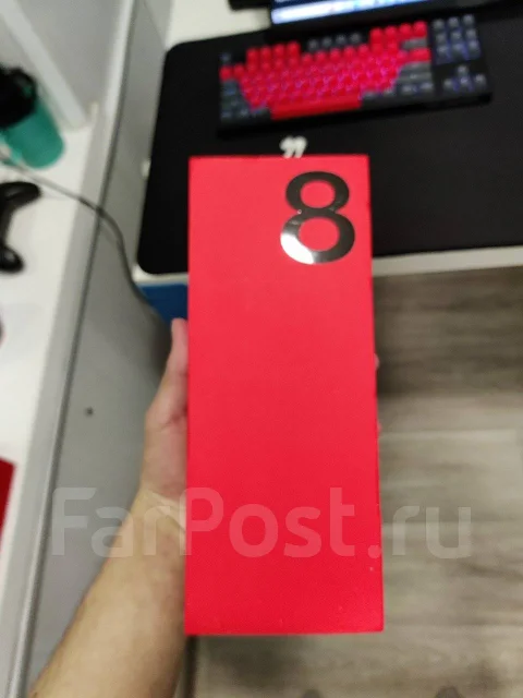 OnePlus 8. �/�, 256 ��, �������, 4G LTE, 5G, NFC ����