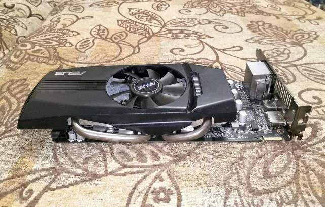 Radeon HD 7850 ����