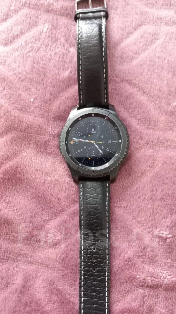 Samsung Gear S3 Frontier. GPS, NFC, IP68 ����