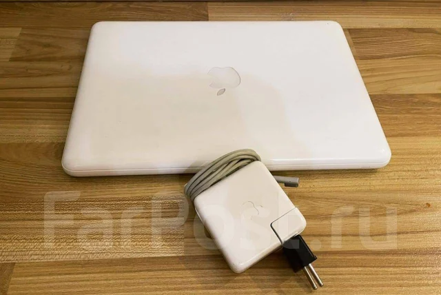 Apple MacBook. ���� 250���, WiFi: 1, Bluetooth: 1 ����
