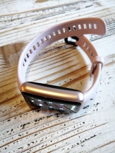 Huawei Band 6. IP68 ����