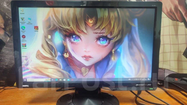 BenQ. 20", ���������� OLED ����