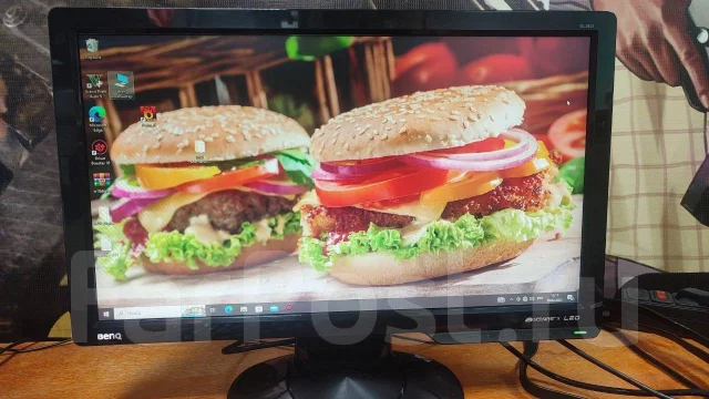 BenQ. 20", ���������� OLED ����