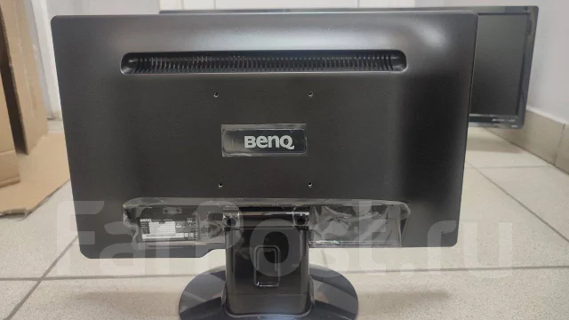 BenQ. 20", ���������� OLED ����