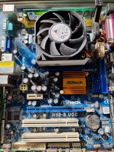 Socket AM2+ ����