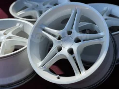 AVS Model T5. 8.5/9.5x18", 5x114.3, ET45/40 ����