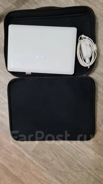 Asus Eee PC. 11.1", 1,7����, ��� 2048 ��, ���� 120���, WiFi: 1, Bluetooth: 1, ����������� �� 5��. ����