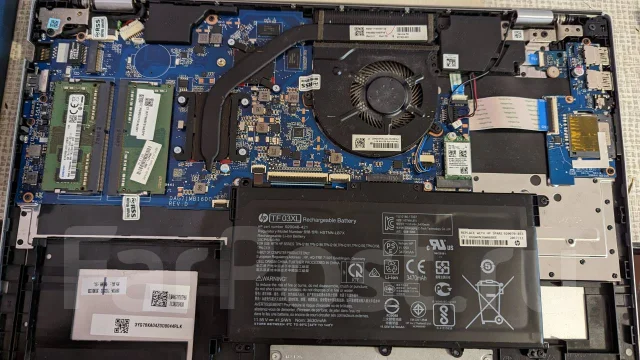 HP 15. 15.6", 3,3����, ��� 6 ��, ���� 500���, WiFi: 1, Bluetooth: 1, ����������� �� 6��. ����