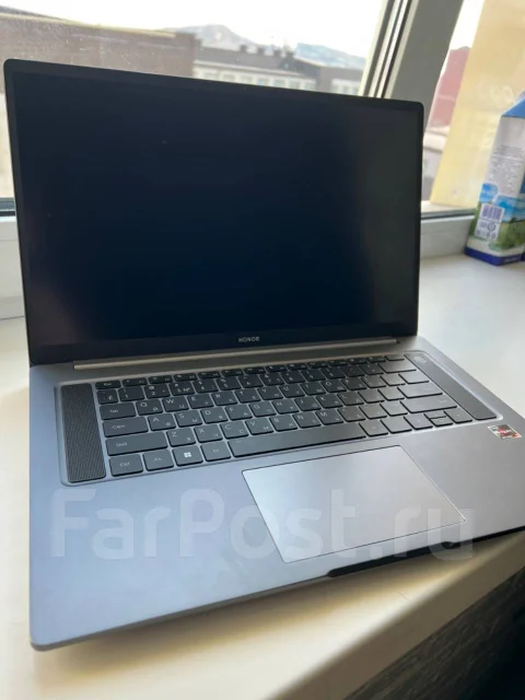 Honor MagicBook 16. 16.1", ��� 16 ��, ���� 512���, WiFi: 1, Bluetooth: 1, ����������� �� 8��. ����