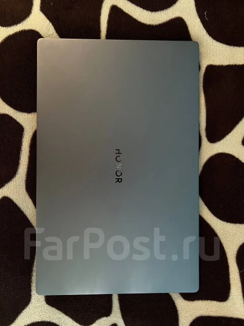 Honor MagicBook 16. 16.1", 3,3����, ��� 16 ��, ���� 512���, WiFi: 1, Bluetooth: 1, ����������� �� 8��. ����