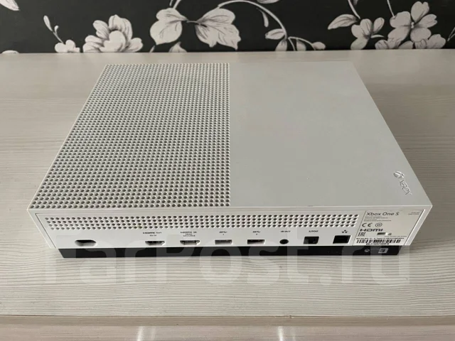 Microsoft Xbox One S ����