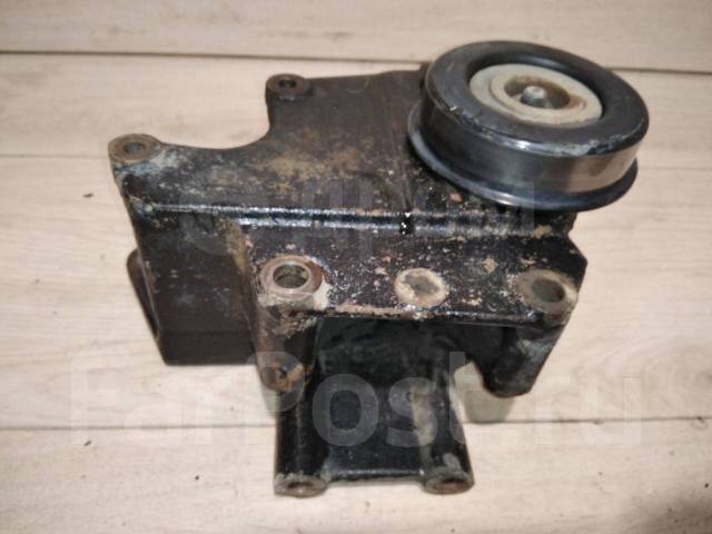 Кронштейн насоса ГУР натяжной Mitsubishi Galant 1997 MD345256 EA2A 4G63 ...