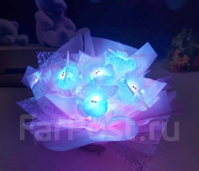 Букет из бабочек с подсветкой, новый. Цена: 500₽ во Владивостоке