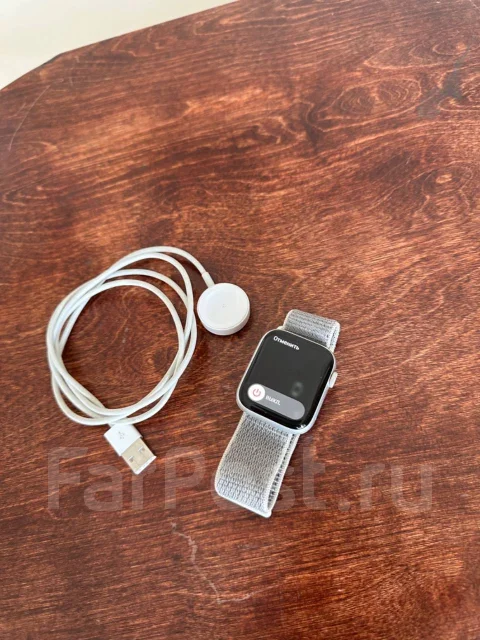 Apple Watch Series 4. GPS, NFC ����