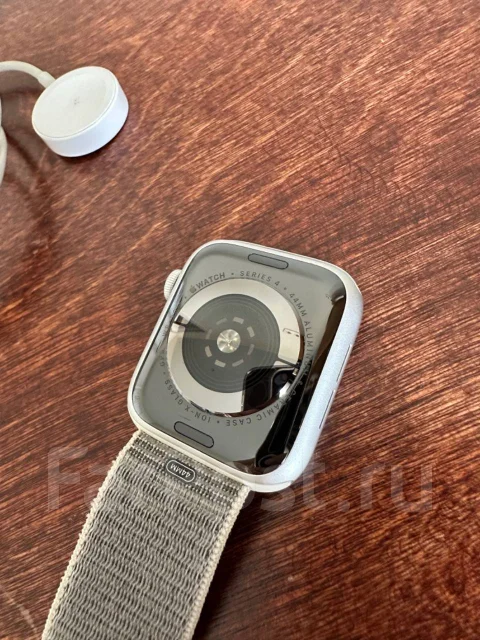 Apple Watch Series 4. GPS, NFC ����