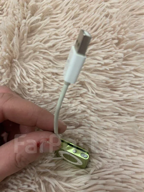 Apple iPod shuffle. ����