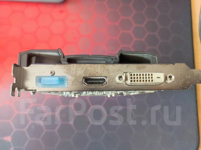 Radeon RX 550 ����