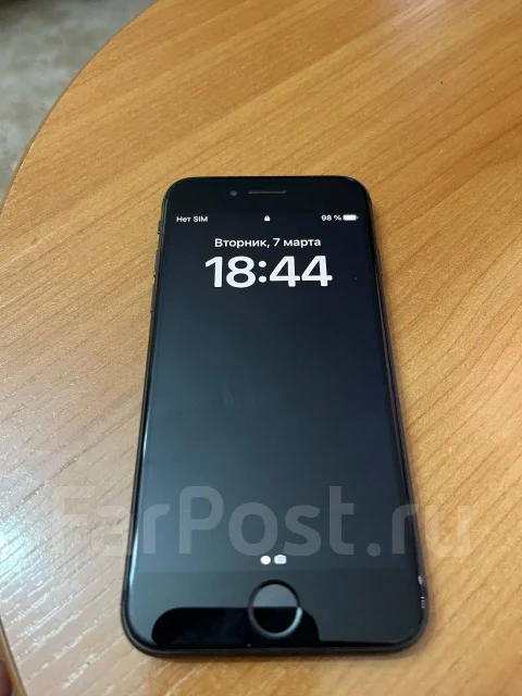 Apple iPhone 8. �/�, 64 ��, ������, 4G LTE, NFC ����
