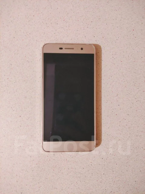 Honor 4C Pro. �/�, 8 ��, �������, 4G LTE ����