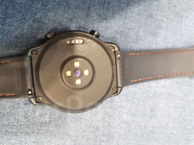 TicWatch Pro 3. GPS, NFC, IP67, IP68 ����