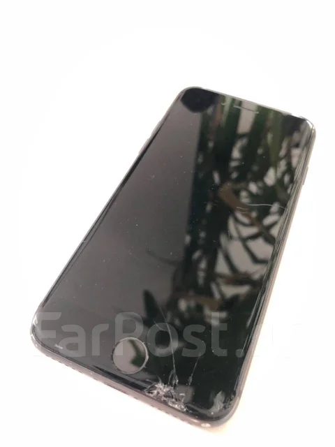 Apple iPhone 8. �/�, 64 ��, �����, 4G LTE, ����������, NFC ����