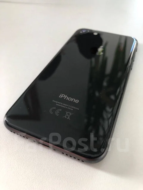 Apple iPhone 8. �/�, 64 ��, �����, 4G LTE, ����������, NFC ����