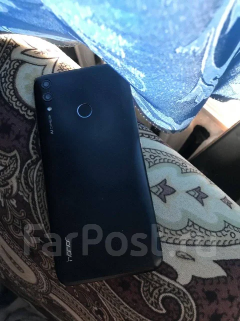 Honor 8C. �/�, 32 ��, 4G LTE ����