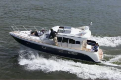 Aquador. 2006 ���, ����� 9,7��., ��������� ������������, 370��.�., ������ ����