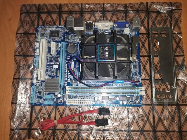 Материнка Gigabyte soket FM1 + Процессор AMD A6-3670 + DDR3 4 Гига ...