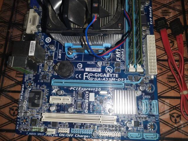Материнка Gigabyte soket FM1 + Процессор AMD A6-3670 + DDR3 4 Гига ...