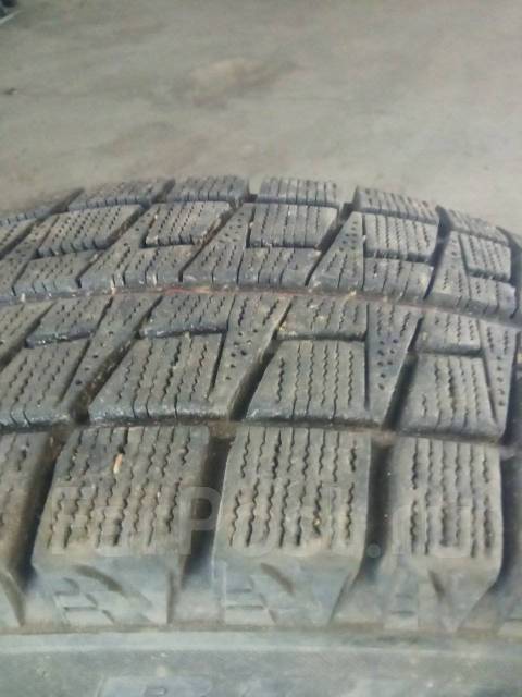 Bridgestone Blizzak Revo2, 195/70/ R14 - Шины в Хабаровске