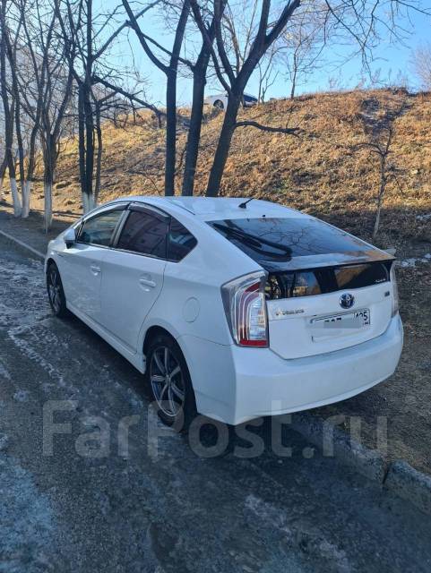 Свободен! Аренда автомобиля Toyota Prius 30 Приус 2013 год, эконом ...