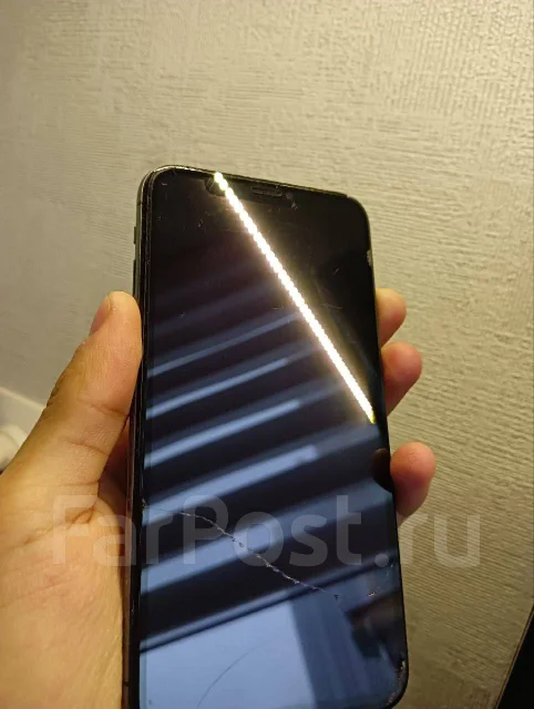 Apple iPhone X. �/�, 64 ��, ������, 4G LTE, NFC ����
