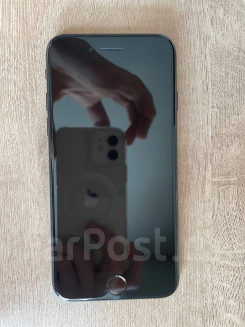 Apple iPhone 7. �/�, 32 ��, ������, 4G LTE ����