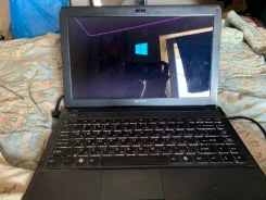Sony VAIO. 13.4", 2,5����, ��� 4 ��, ���� 500���, WiFi: 1, Bluetooth: 1, ����������� �� 1��. ����