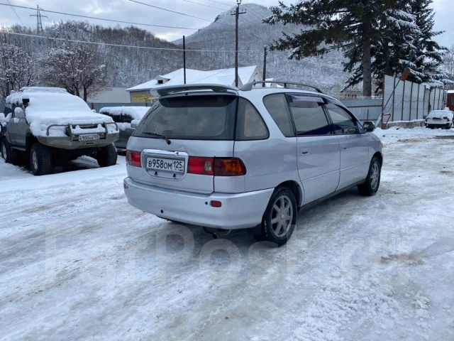 Toyota Ipsum. �������, ��������, 2.2 (94��.�.), ������, 305����. �� ����