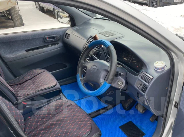 Toyota Ipsum. �������, ��������, 2.2 (94��.�.), ������, 305����. �� ����