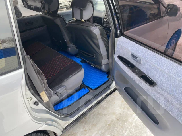Toyota Ipsum. �������, ��������, 2.2 (94��.�.), ������, 305����. �� ����